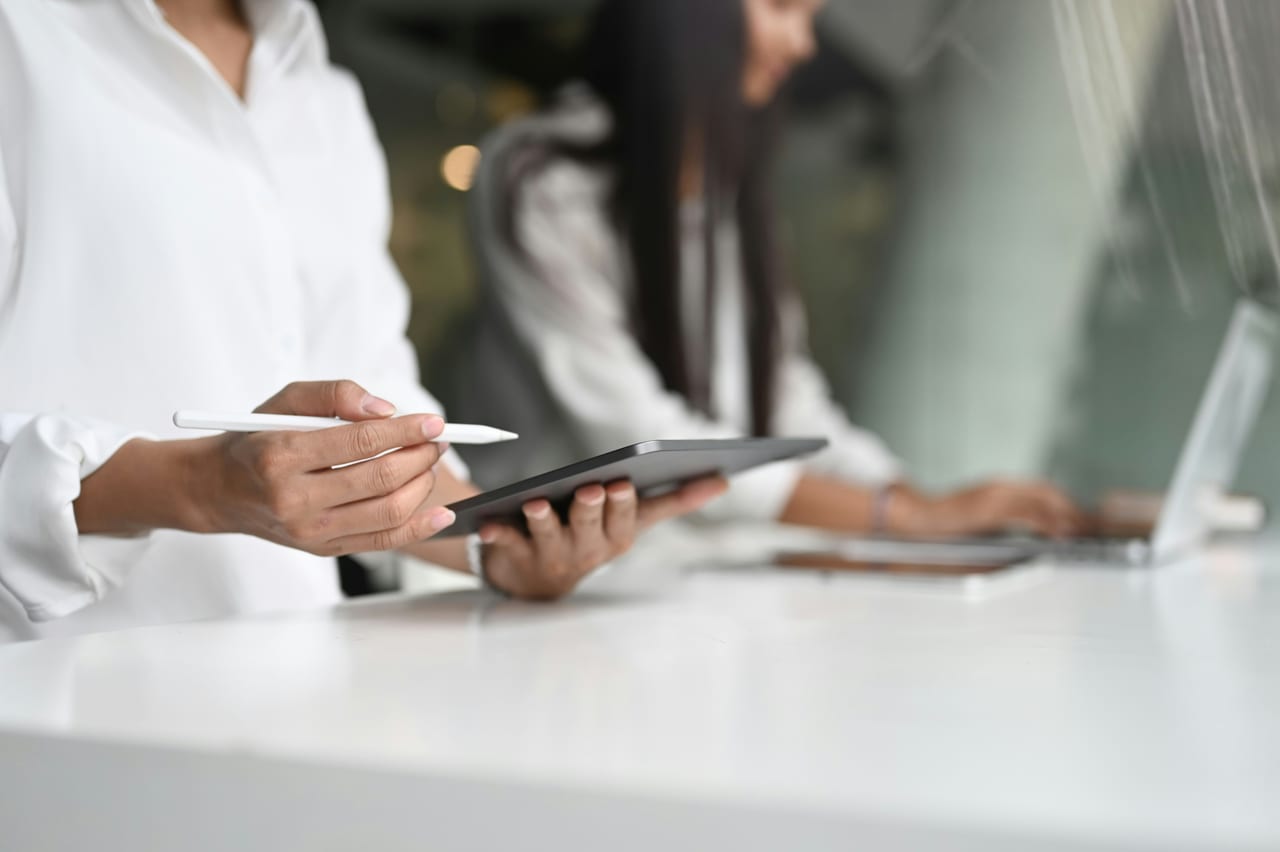 Digital signatures from the warehouse to the customer's inbox.